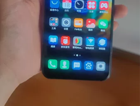 出一个海信a6L。 内存6+128。 边框...