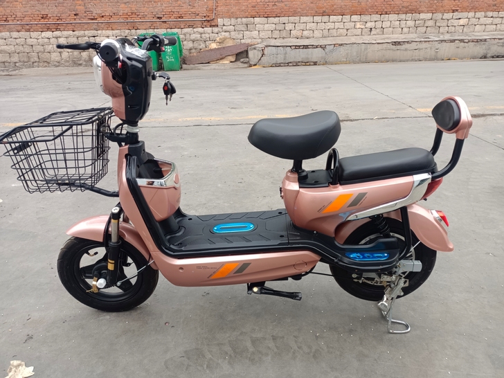 刚买了没多长时间，高中低三速，用不到了便宜...