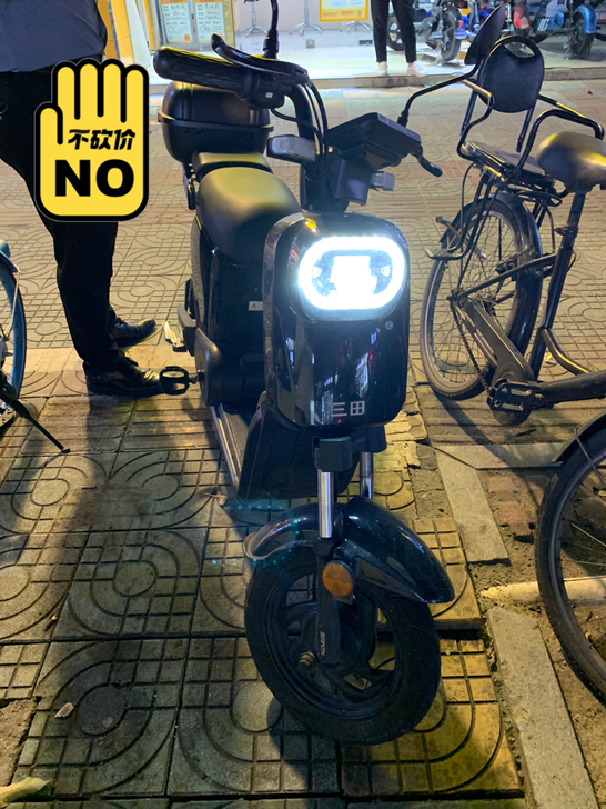 小包车，48v20安电池，可以开50公里左...