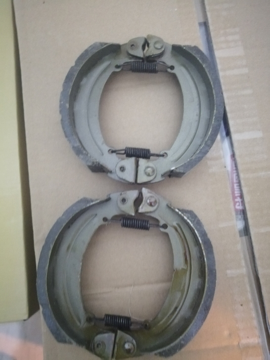 三轮车刹车片一对