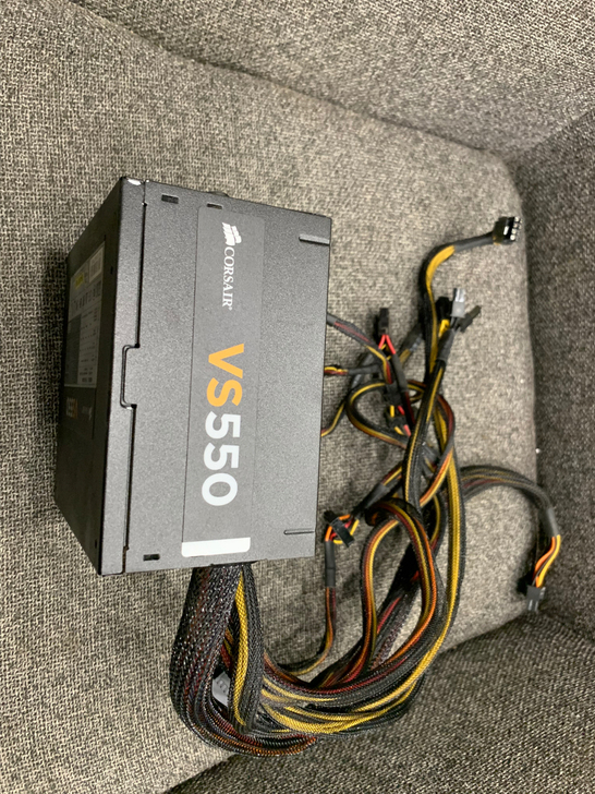 海盗船vs550额定550w电源，成色如图...