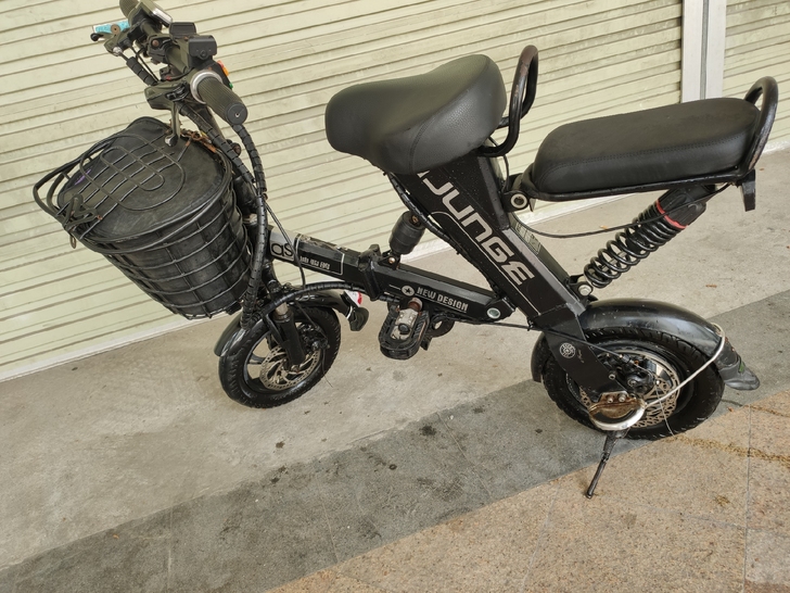 迪骏鸽锂电动车12ah可折叠交警不查