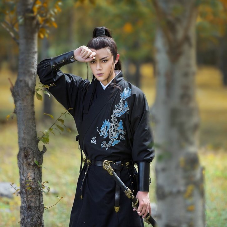 腰带几乎全新，带过一次