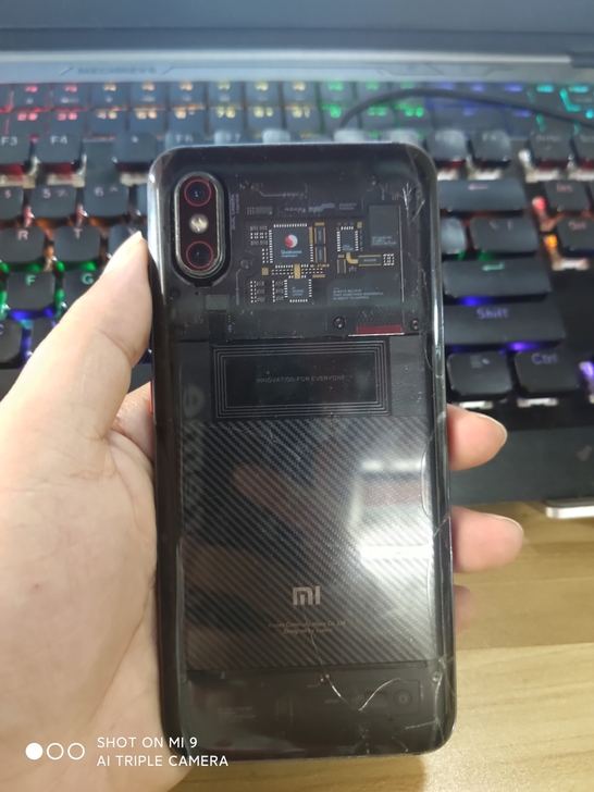 小米 8 透明探索版，原装机，8G+128...