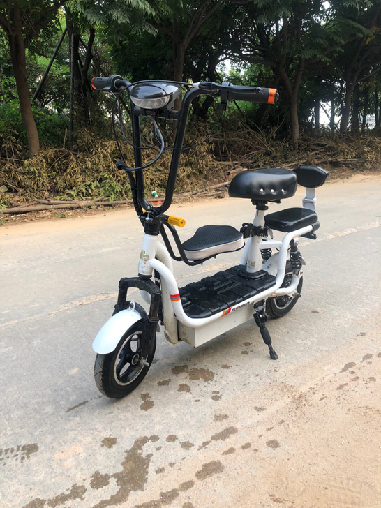 小电动车充电一次18公里左右24-12v需...