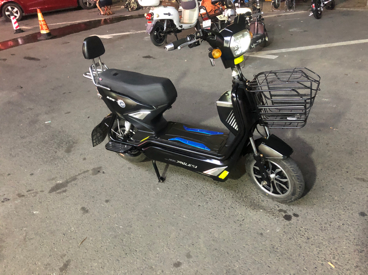 低价出售一辆二手电动车  车况很好 款式很...