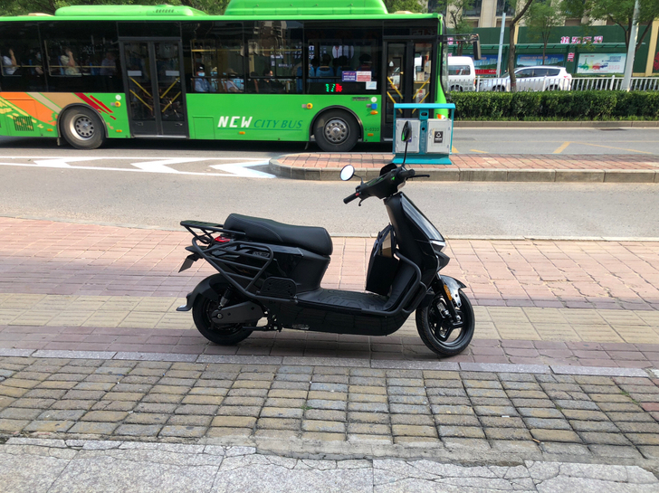 九号N70c 黑色 带护杠