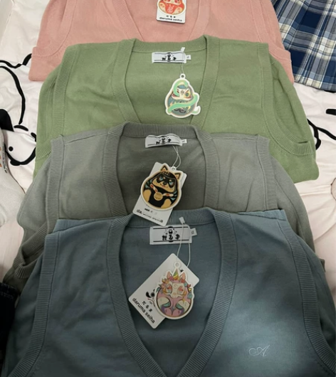 出各种萌款JK群 马甲  毛衣 衬衣 爽快...