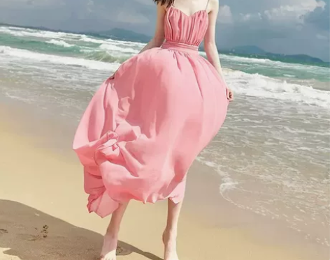 DPLAY 嫩粉色吊带雪纺裙收褶交叉绑带露...