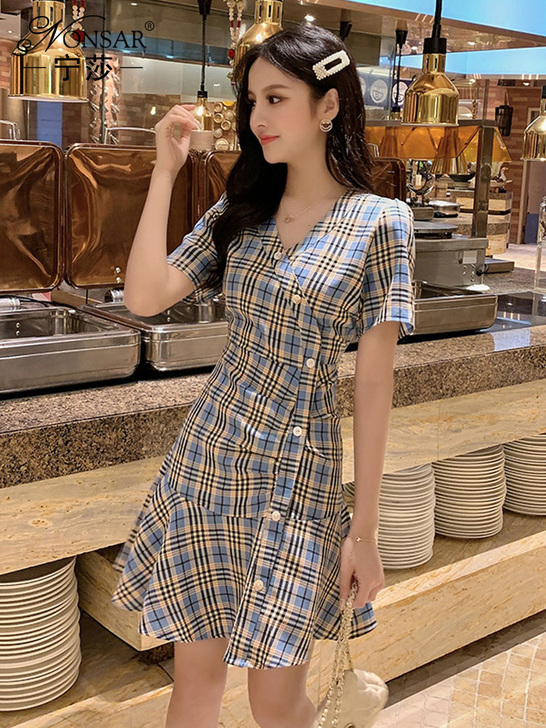 宁莎2020夏季新款韩版时尚百搭V领格子裙...