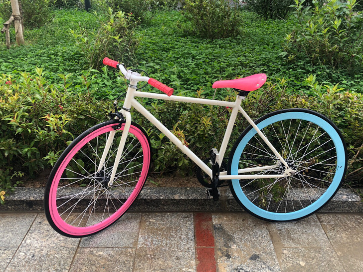 很多年前1800多买的自行车 买的时候商家...