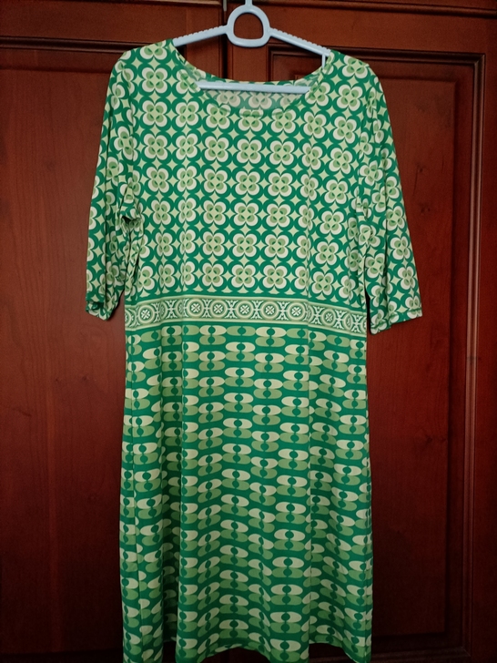 图1-3是max studio的两连衣裙,...