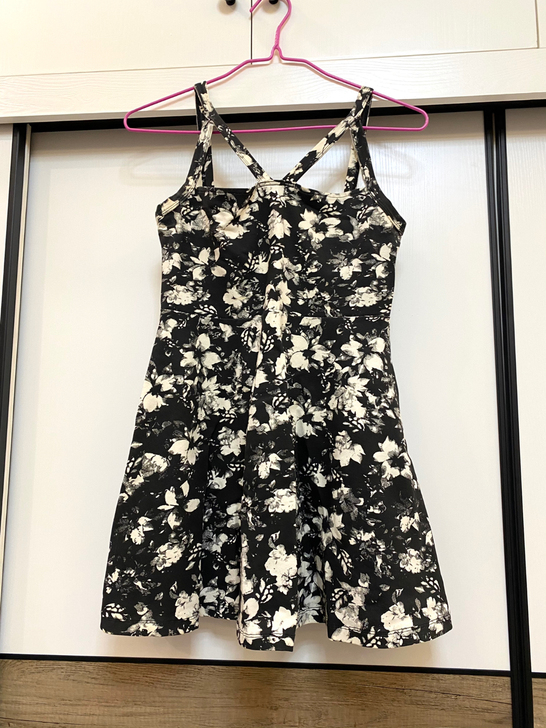 forever21 碎花露空连衣裙