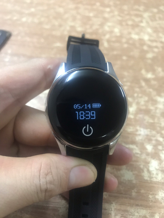 智能手表一块，带点烟功能！基本全新半价出，...