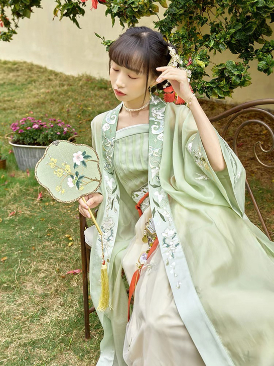 【十三余 小豆蔻儿】[玉蕊仙] 刺绣对襟长...