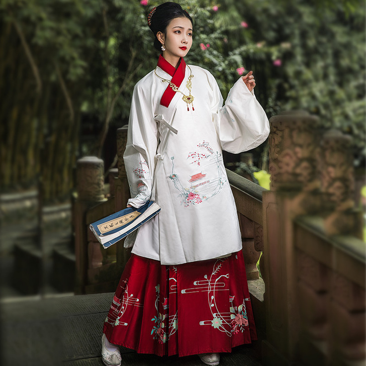 梦梳年汉服