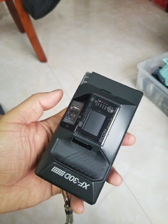理光xf-30D，成色如图，电池仓盖卡子断了