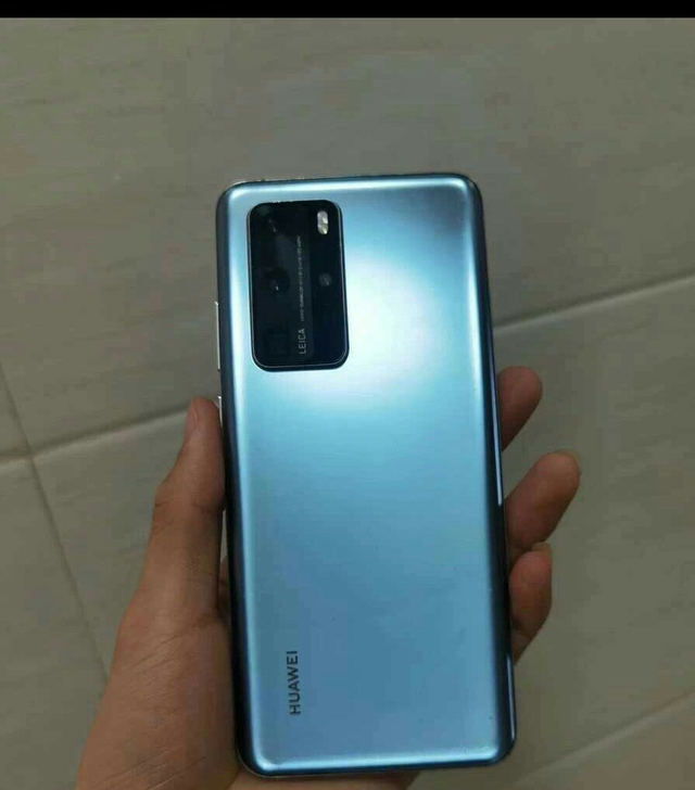 华为p40pro，5G版8+256银色