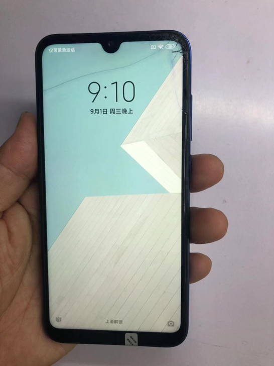 小米play内存4+64g，功能都正常无锁...