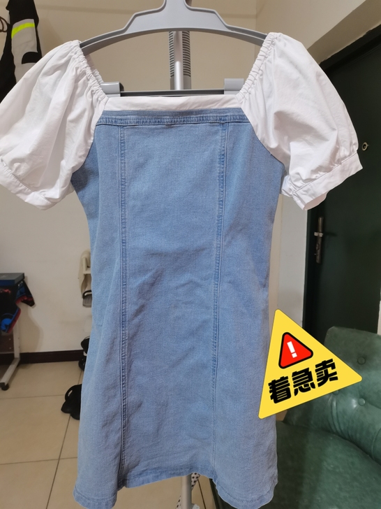 牛仔泡泡袖连衣裙