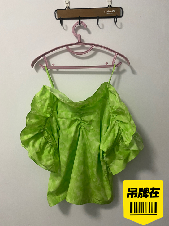 djfl吊带露肩上衣，M码，不议价不议价，...