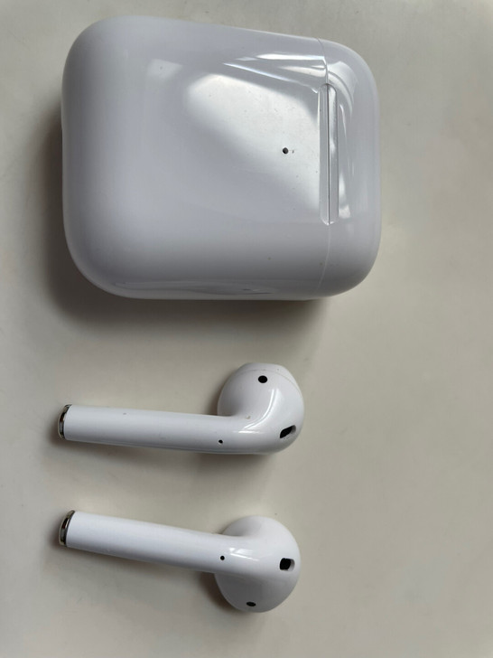 华为专用蓝牙耳机,保护套数据线都在。