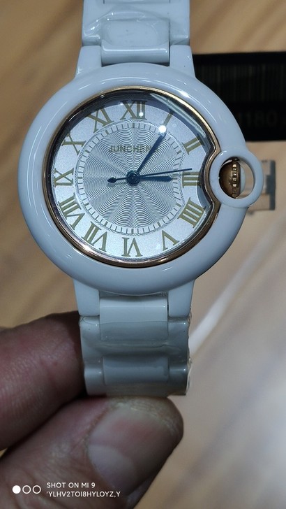 君成陶瓷女表因商场撤柜，直径，36.5mm...