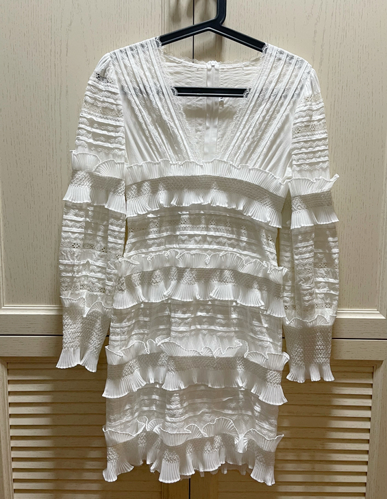 白色长袖连衣裙M码