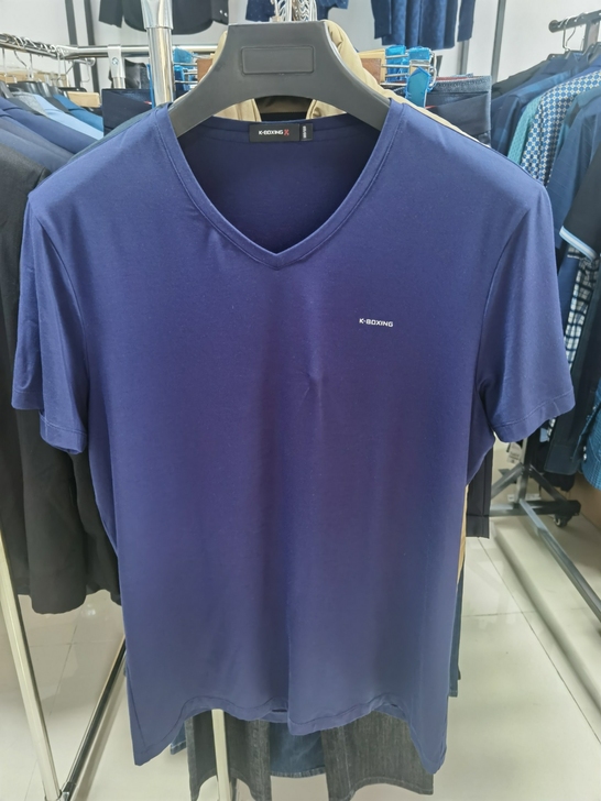 劲霸圆领短袖T恤，时尚V领，黑色/藏青两色...
