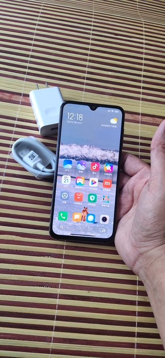 小米9SE全网通，双卡双待，功能正常，系统...