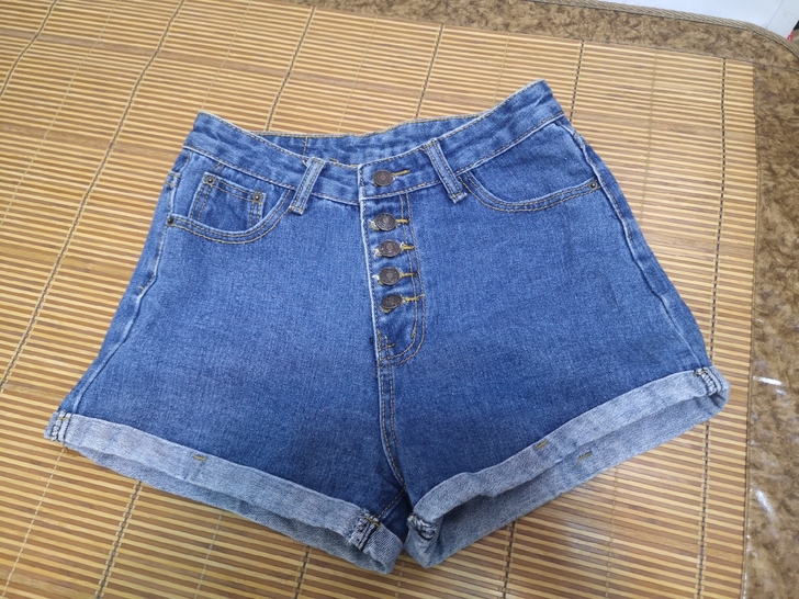 高腰牛仔短裤，腰围61-62，可小刀