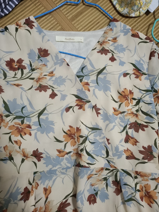 碎花连衣裙，全新s码，78购入，面料很舒服...