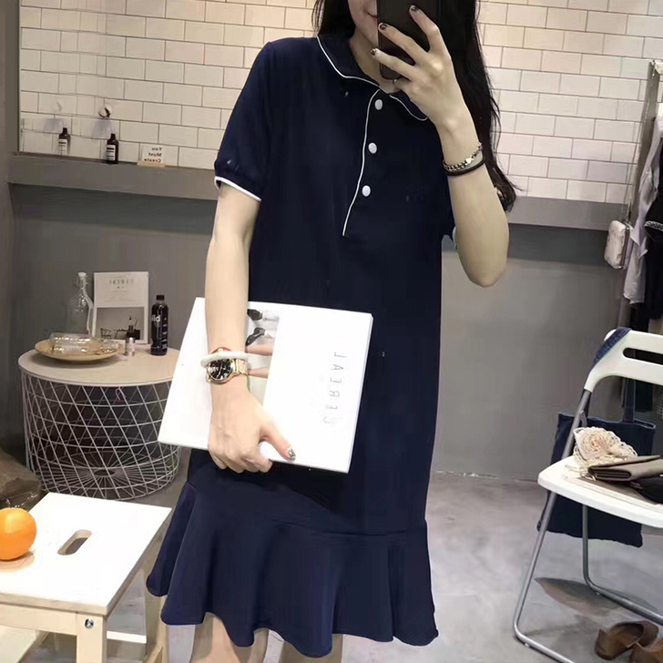 连衣裙 没穿两次 嫌大了当时有事耽误了没退...