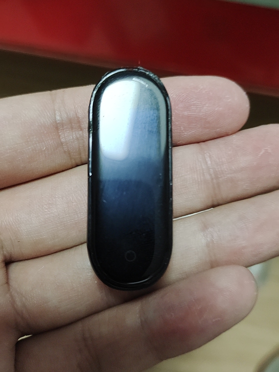 小米手环一个好像是4,只有机体和充电器,机...
