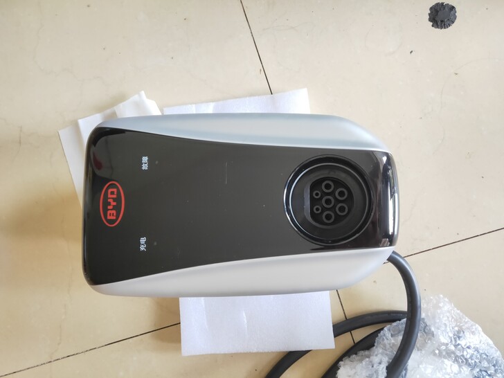 比亚迪唐EV充电桩。7KW，3米线。全新没...