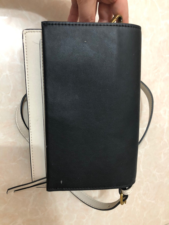 百丽旗下森达包包，购于天河摩登专柜，被家里...