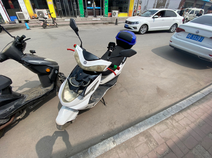 低价出售五羊一本125cc摩托小踏板