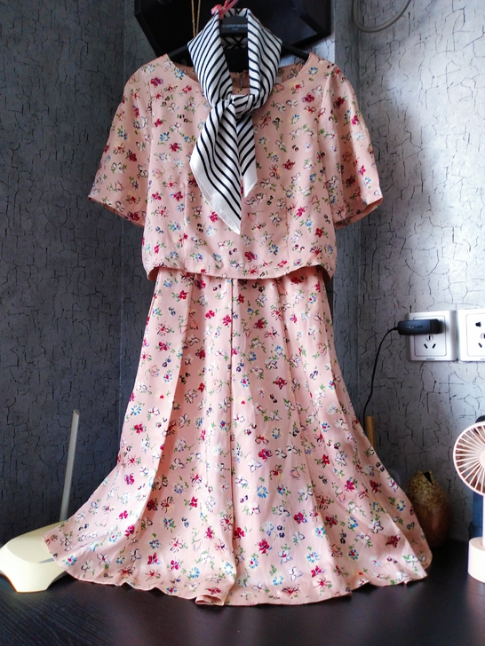 粉粉嫩嫩日单名媛范仿丝绸连衣裙