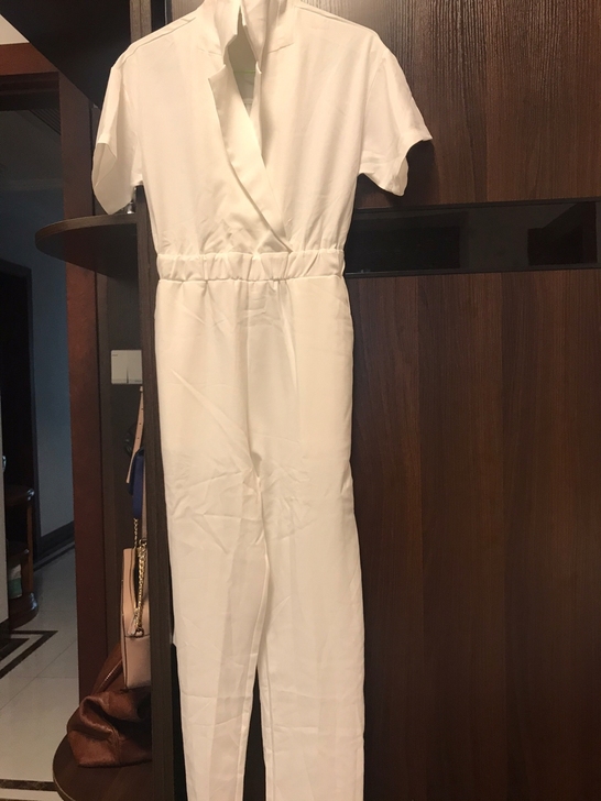 白色连体裤，全新，买来仅穿过一次，S、M码...