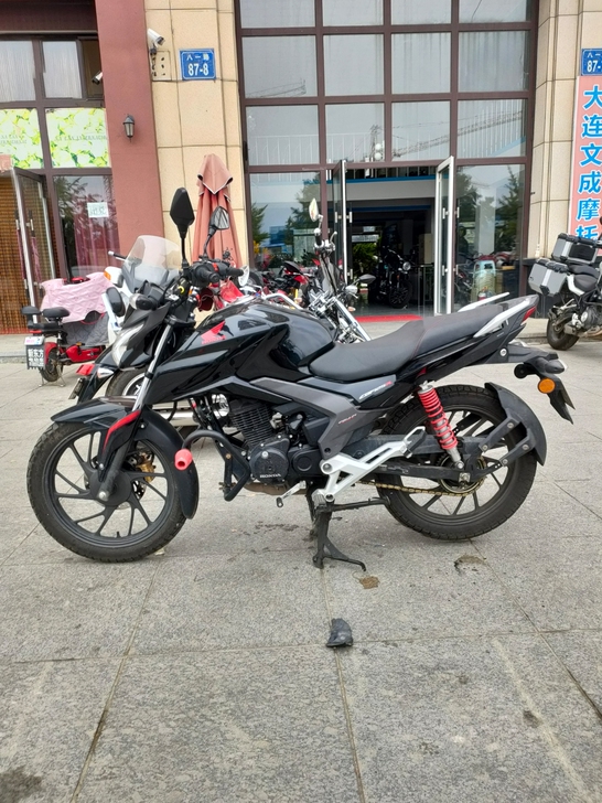 17年上牌 电喷 本田125,手续齐全,不...