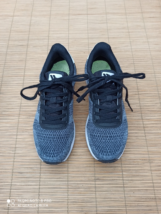 36码特步运动鞋