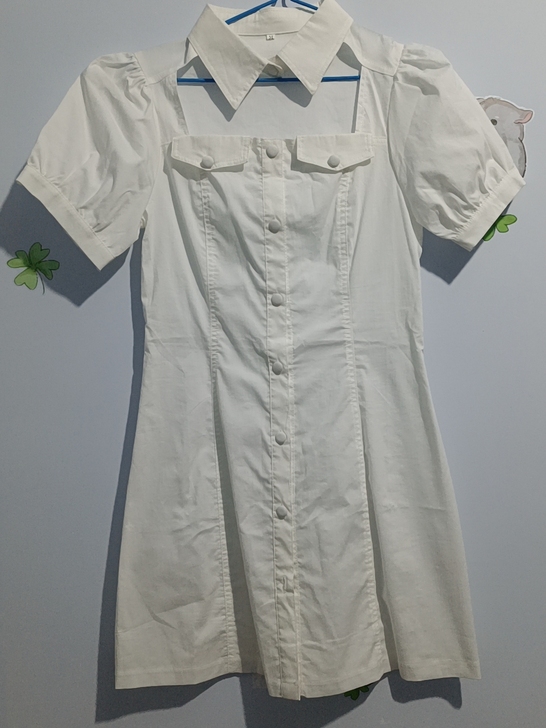 个性复古显瘦连衣裙 衣服