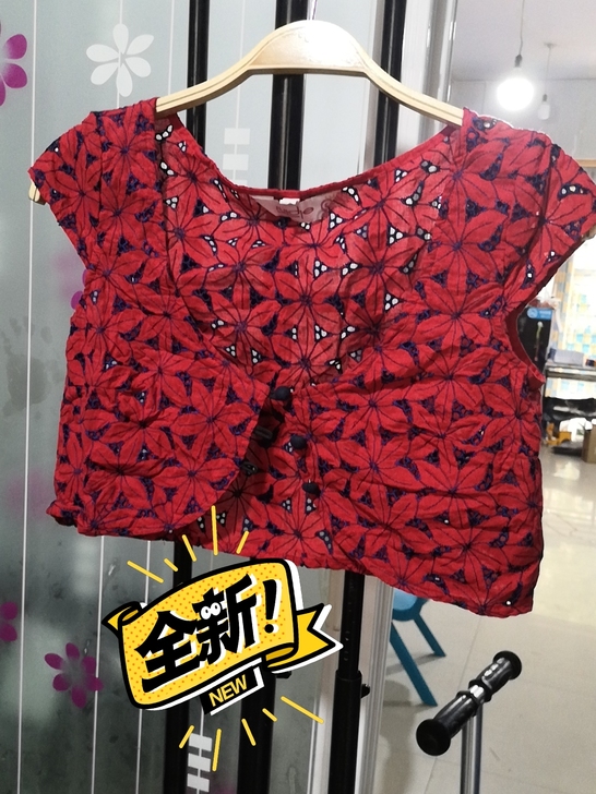 小坎，配合吊带，裙子都行六块钱包邮有两件1...