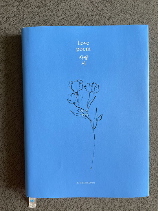 出IU李知恩专辑旧专