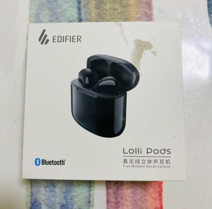 漫步者蓝牙耳机，朋友送的，因为已经有一个耳...