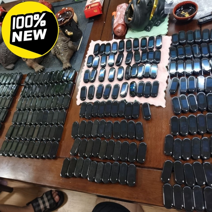 （刚收的货）小米手环4NFC彩屏智 能运动...