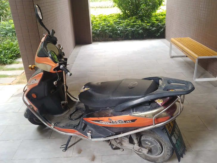 72伏电动摩托车，动力足，轻松上70时速，...