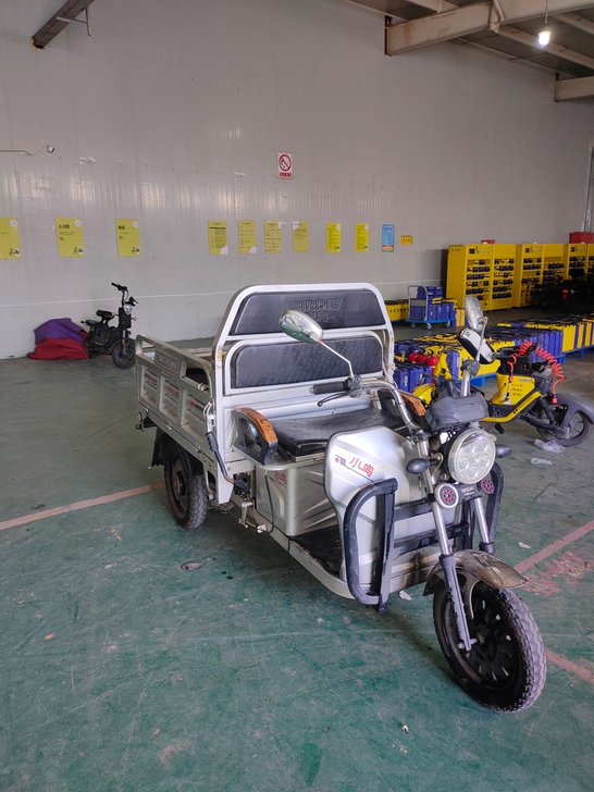 小鸟电动车1.3米手续齐全。