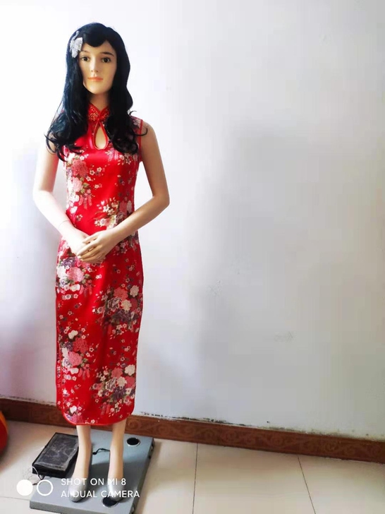 美女迎宾机器人样机出售，可用于酒店、商店、...