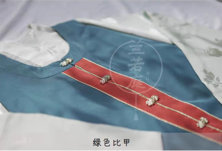 兰若庭比甲，图片色，m码，30不包邮出